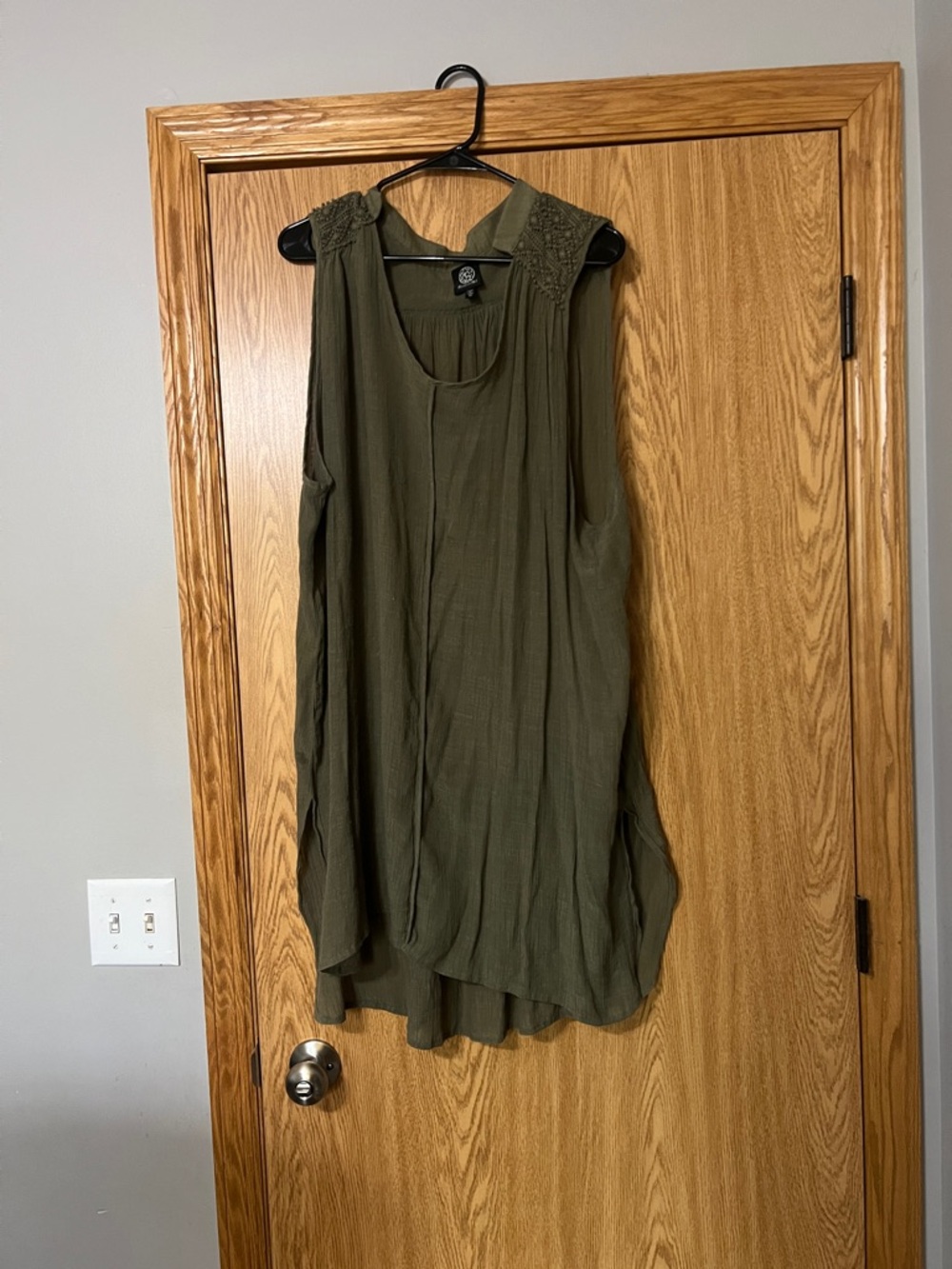 bobeau Olive Green Sleeveless Tunic Tank Top